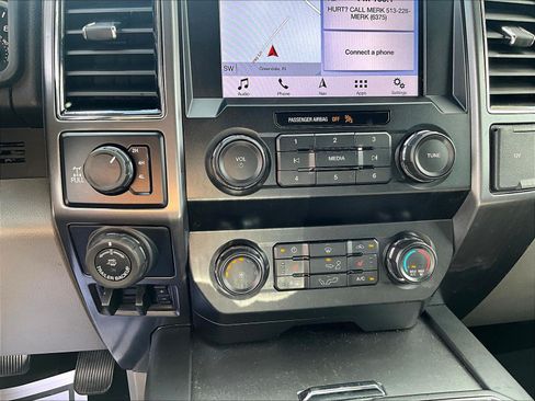 Used 2019 Ford F150 XLT w/ Equipment Group 302A Luxury AWD/4WD image 16