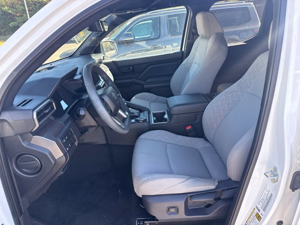 Used 2024 Toyota Tacoma SR5 AWD/4WD image 9