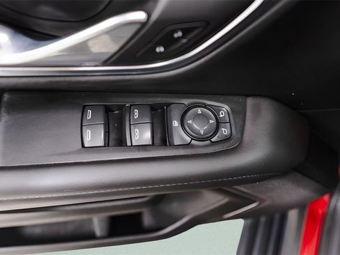 Used 2023 GMC Yukon SLE image 23