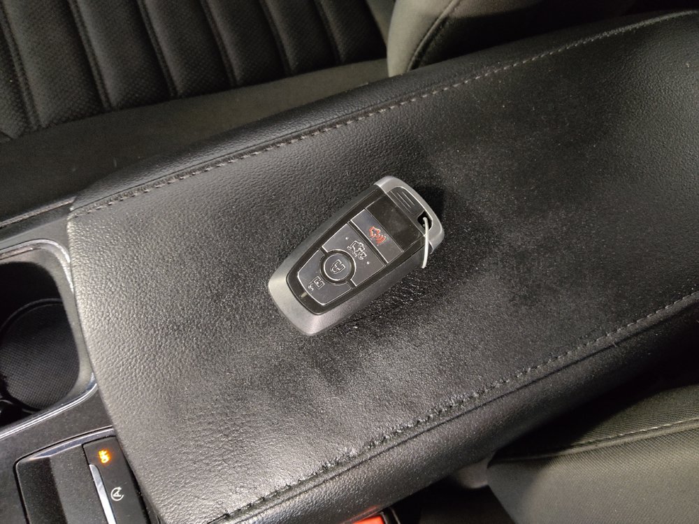 Used 2019 Ford Fusion SE FWD image 32