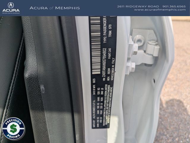 Used 2025 Alfa Romeo Giulia AWD image 31