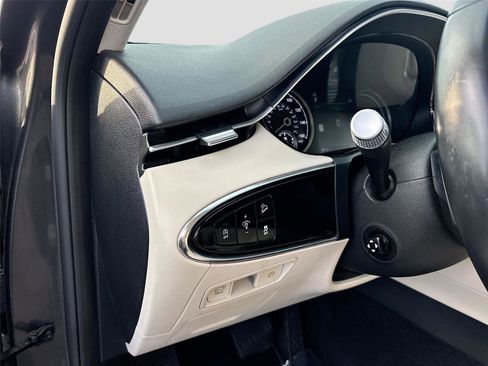 Used 2022 Genesis GV70 2.5T w/ Select Package image 10