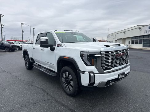 New 2025 GMC Sierra 2500 Denali w/ Denali Reserve Package image 14