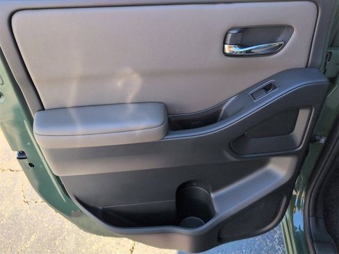 Used 2024 Nissan Frontier SV w/ SV Convenience Package image 32