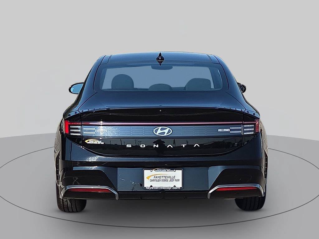 Used 2024 Hyundai Sonata SEL w/ Convenience Package FWD image 4