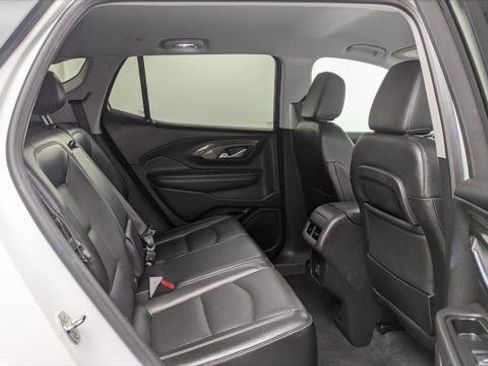 Used 2023 GMC Terrain SLT image 19
