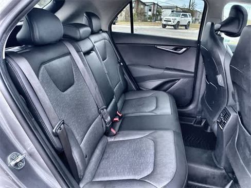 Used 2023 Kia Niro SX image 22