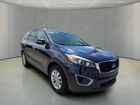 Used 2016 Kia Sorento FWD image 7