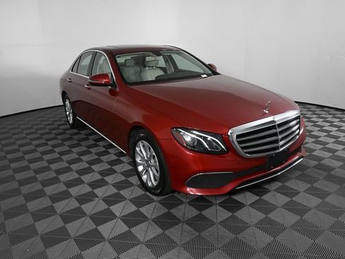 Used 2017 Mercedes-Benz E 300 4MATIC image 24