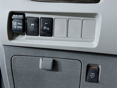 Used 2020 Toyota Sienna XLE Premium image 13