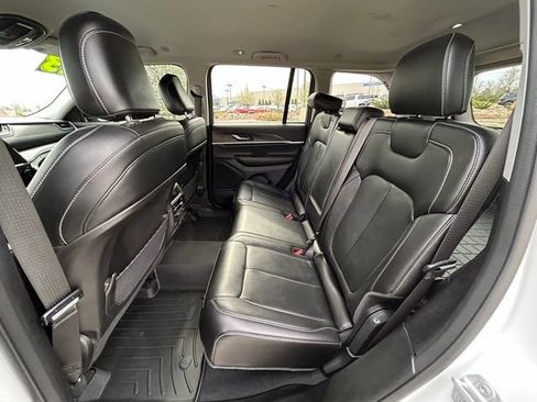 Used 2023 Jeep Grand Cherokee Limited AWD/4WD image 26