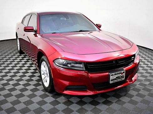 Used 2018 Dodge Charger SXT image 4