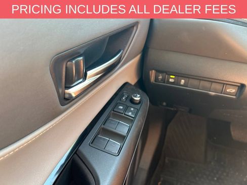 Certified 2024 Toyota Venza LE AWD/4WD image 17