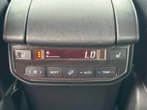Used 2021 Toyota Highlander Platinum AWD/4WD image 17