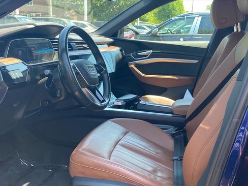 Used 2022 Audi e-tron Premium w/ Convenience Plus Package AWD/4WD image 14