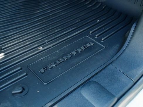 New 2025 Nissan Frontier SV w/ SV Convenience Package image 32