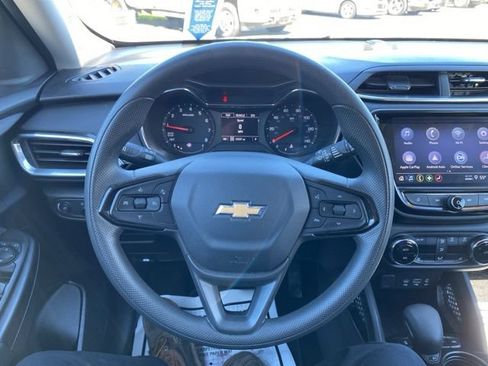 Used 2023 Chevrolet TrailBlazer LT w/ Convenience Package AWD/4WD image 7