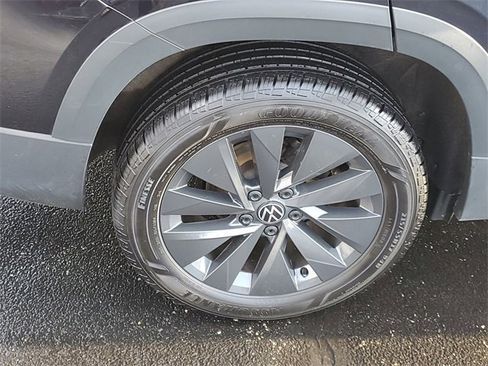 Used 2023 Volkswagen Taos S image 5