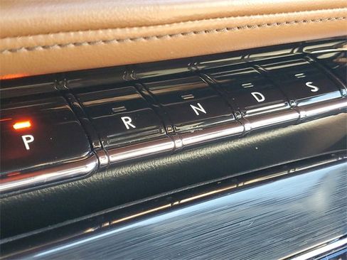 Used 2021 Lincoln Nautilus Reserve w/ Equipment Group 202A image 31