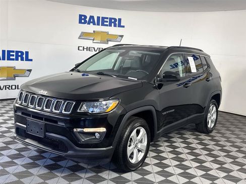 Used 2019 Jeep Compass Latitude w/ Cold Weather Group AWD/4WD image 1