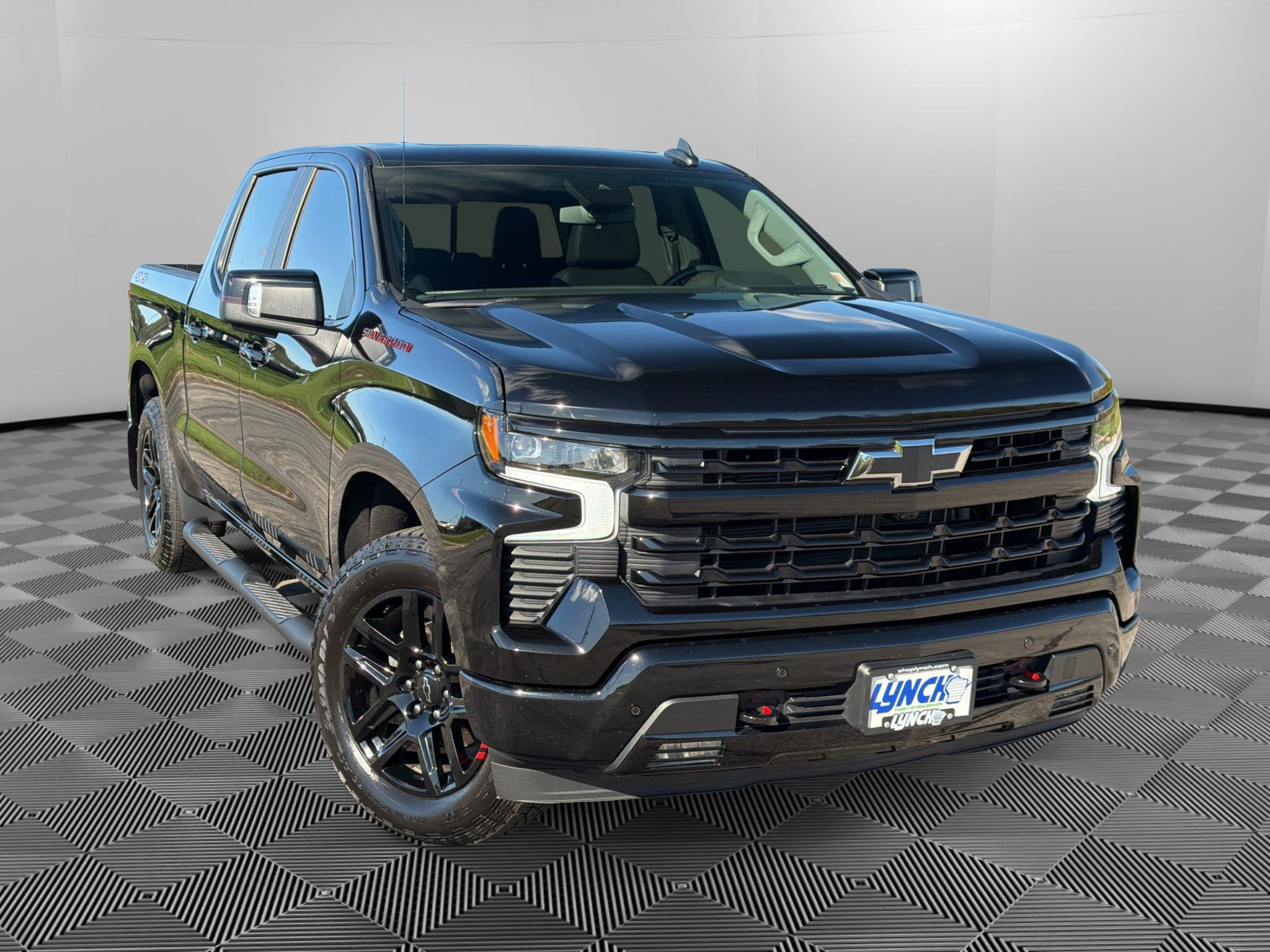 Used 2026 Chevrolet Silverado 1500 RST w/ Redline Edition AWD/4WD image 5