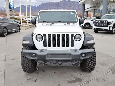 Used 2020 Jeep Gladiator Sport w/ Quick Order Package 24S image 9