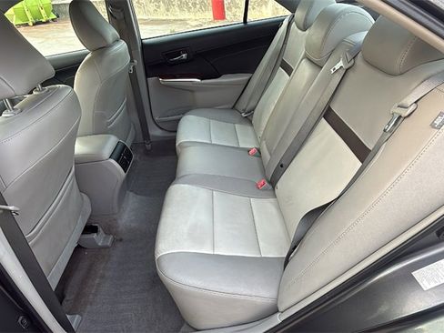 Used 2014 Toyota Camry L image 14