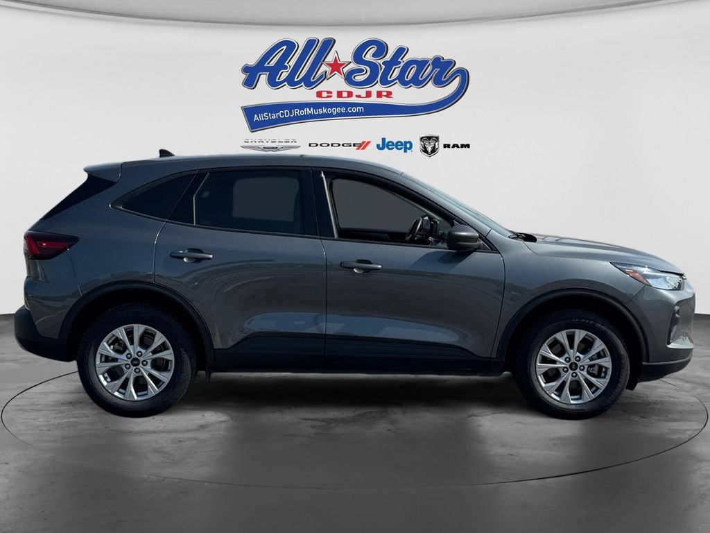 Used 2025 Ford Escape Active AWD/4WD image 4