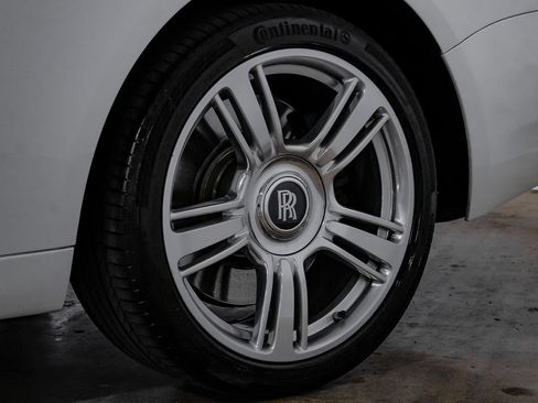 Used 2016 Rolls-Royce Wraith RWD image 48