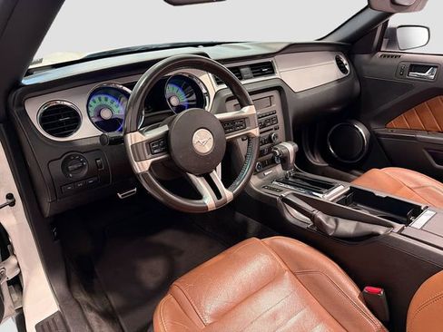 Used 2011 Ford Mustang Premium w/ 201A Rapid Spec Order Code RWD image 9