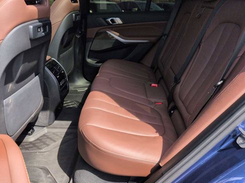 Used 2022 BMW X5 xDrive40i w/ M Sport Package image 21