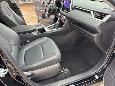 Used 2024 Toyota RAV4 XLE Premium image 19