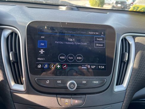 Used 2024 Chevrolet Malibu LT image 18