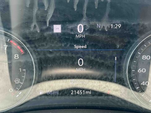 Used 2025 Cadillac XT6 Premium Luxury w/ Technology Package FWD image 27