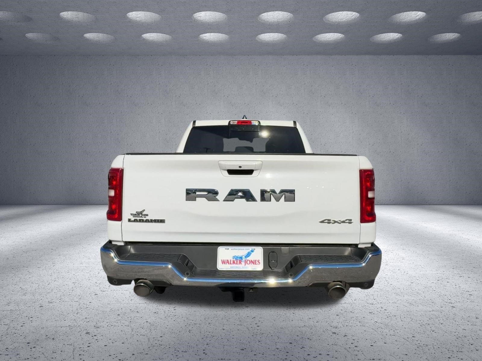 Used 2025 RAM 1500 Laramie AWD/4WD image 4