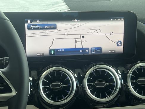 Certified 2025 Mercedes-Benz GLA 250 image 36