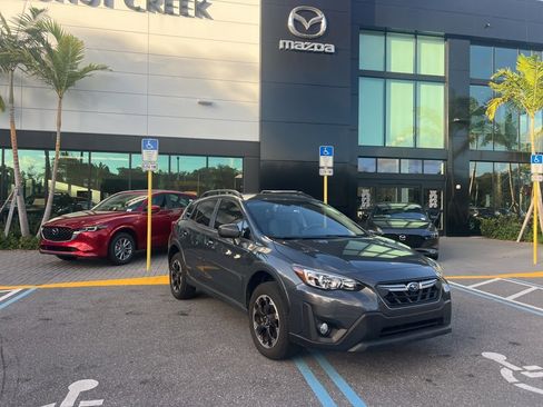 Used 2023 Subaru Crosstrek 2.0i Premium image 5