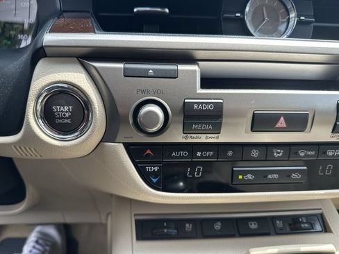 Used 2013 Lexus ES 350 w/ Luxury Pkg FWD image 15