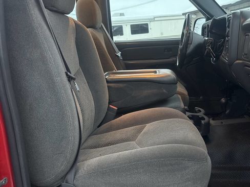 Used 2005 Chevrolet Silverado 2500 LS w/ Heavy-Duty Power Package image 13