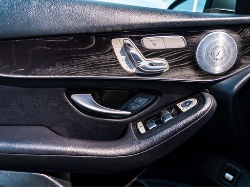 Used 2018 Mercedes-Benz GLC 300 4MATIC Coupe image 18