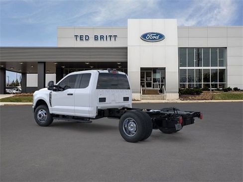 New 2025 Ford F350 XL w/ XL Chrome Package image 5