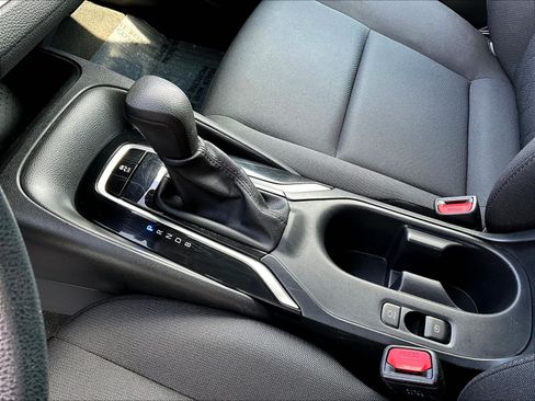 Used 2024 Toyota Corolla LE FWD image 18