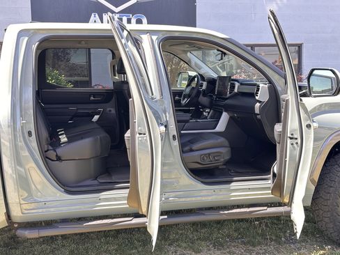 Used 2024 Toyota Tundra Limited AWD/4WD image 28