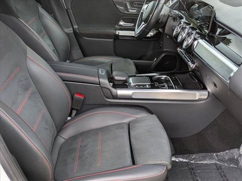 Used 2021 Mercedes-Benz GLB 250 4MATIC w/ AMG Line image 22