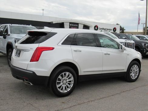 Used 2019 Cadillac XT5 Base image 6