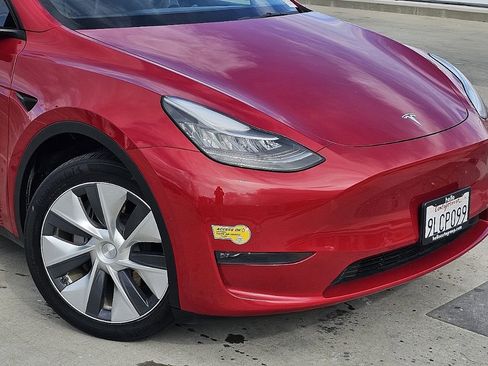 Used 2021 Tesla Model Y Long Range image 5