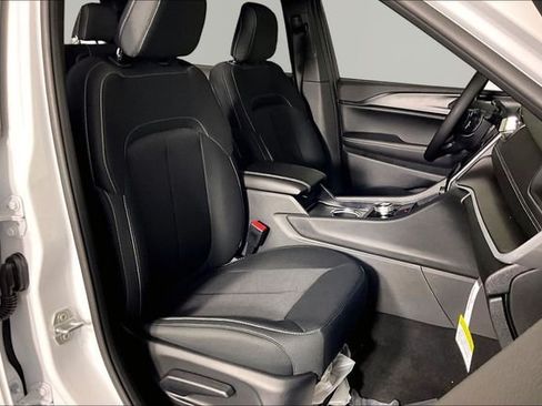 New 2026 Jeep Grand Cherokee L Laredo AWD/4WD image 12