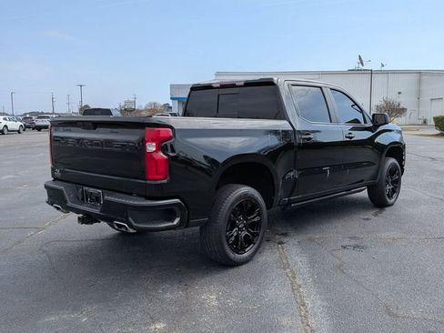 Used 2021 Chevrolet Silverado 1500 LT Trail Boss w/ Convenience Package II image 3
