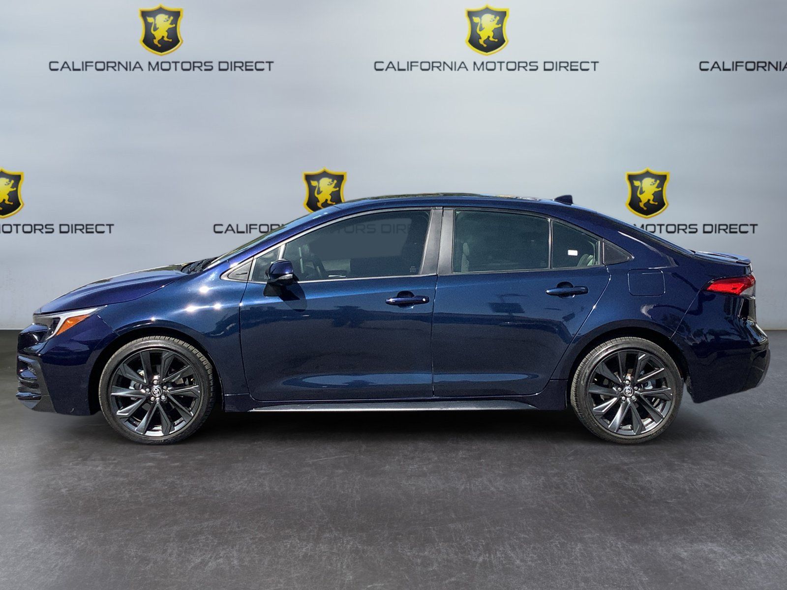 Used 2025 Toyota Corolla SE w/ SE Premium Package FWD image 2