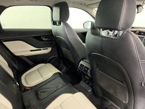 Used 2017 Jaguar F-PACE R-Sport image 29